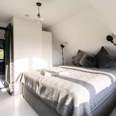 Prázdninový dům Luxurioeses No. 1